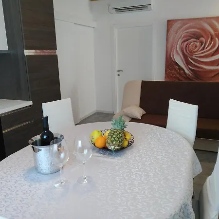 Ines Apartmán Novi Vinodolski